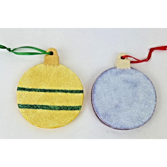 Set of 2 Ceramic Hand-Painted Christmas Ornaments glitter sparkle - Picture 1 of 6